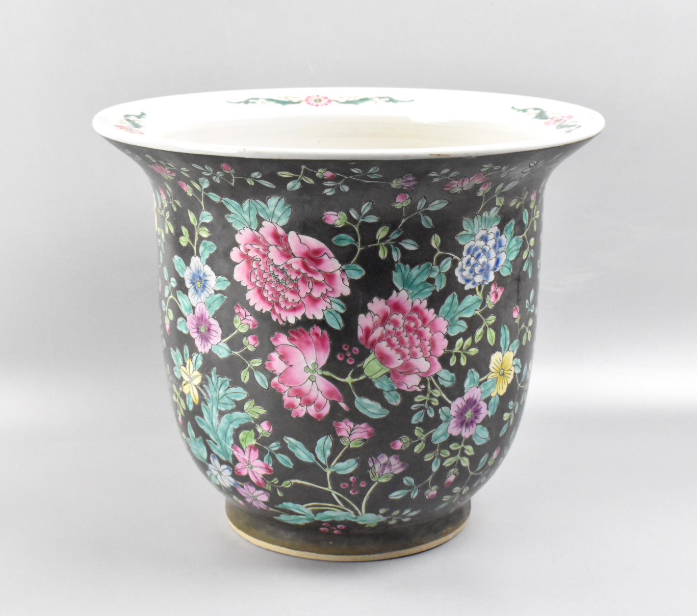 LARGE CHINESE FAMILLE NOIR PLANTER  30156f