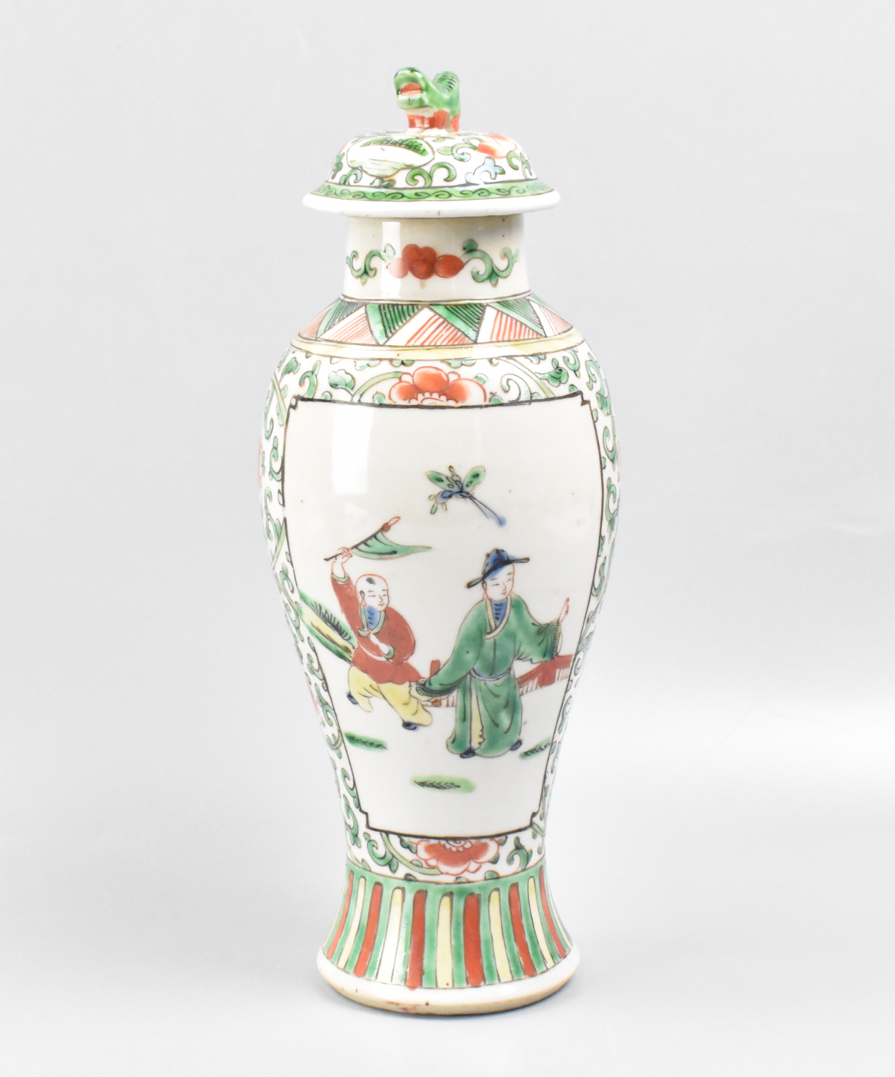 CHINESE FAMILLE VERTE COVERED JAR 30160f