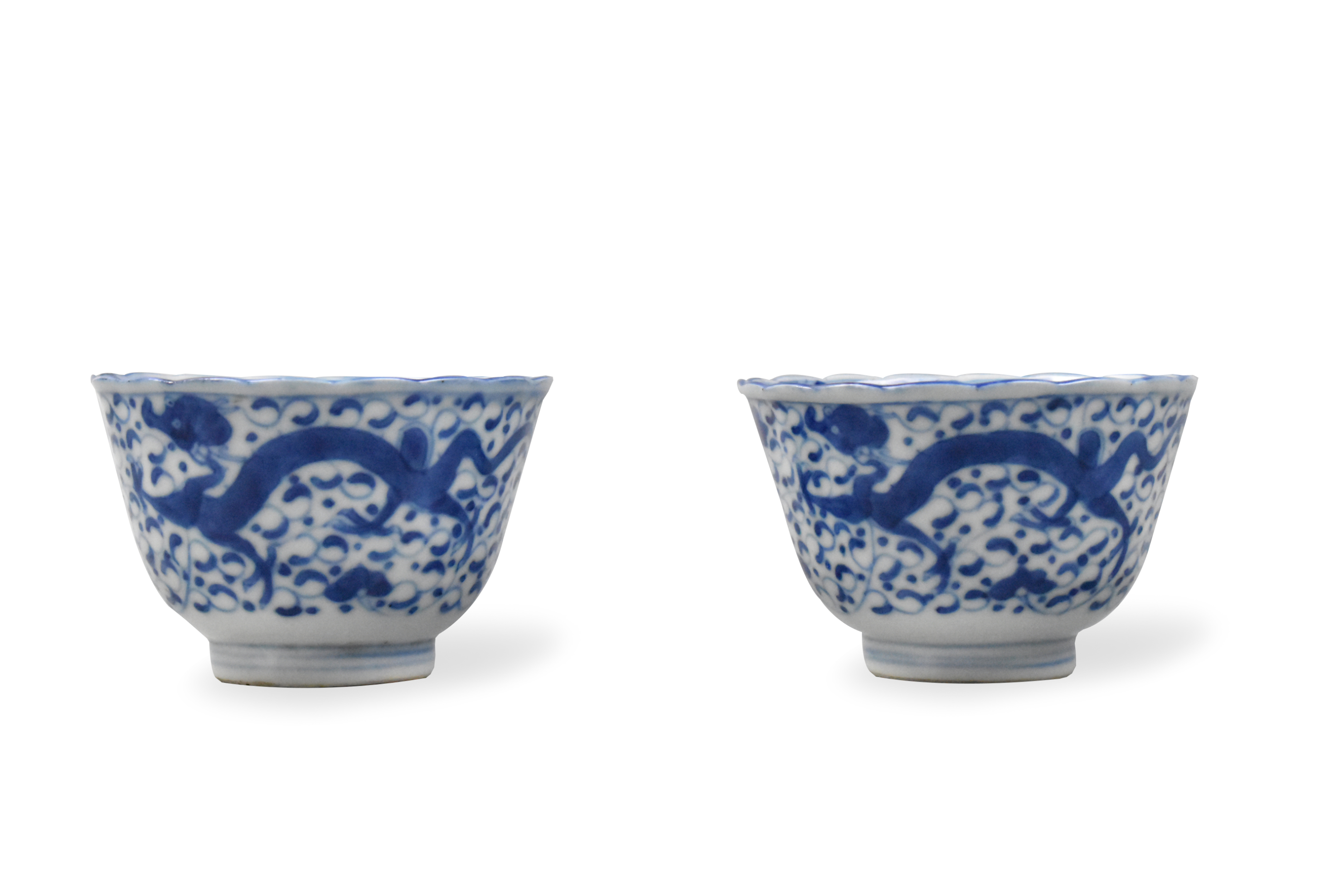 PAIR OF CHINESE BLUE & WHITE CUPS