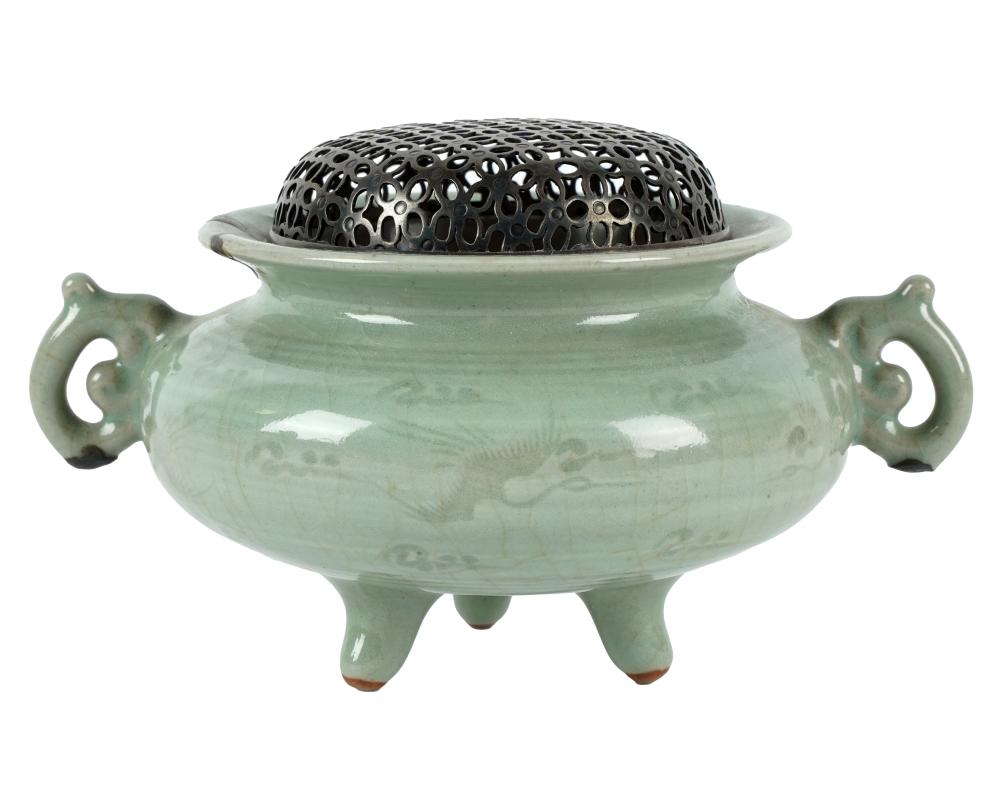 KOREAN CELADON-GLAZED CENSERdecorated