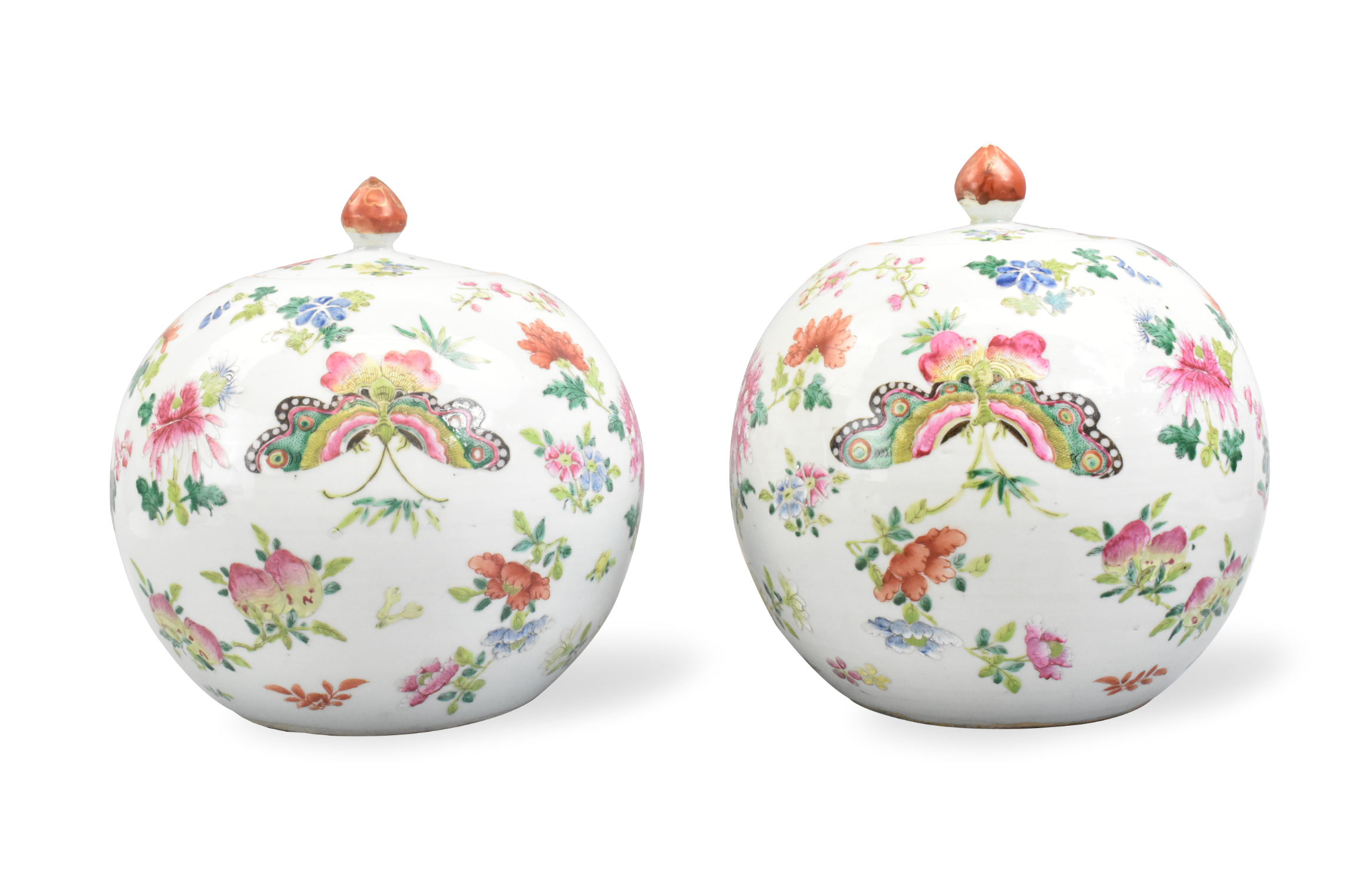 PAIR OF CHINESE FAMILLE ROSE COVERED 301847