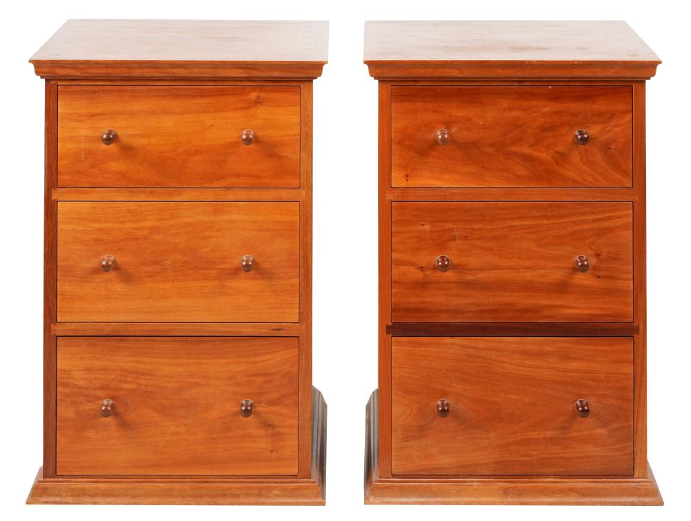 THOMAS MOSER PAIR OF THREE DRAWER 3019cb