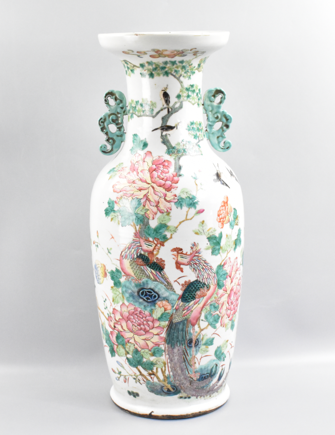 LARGE CHINESE FAMILLE ROSE VASE  3019dc