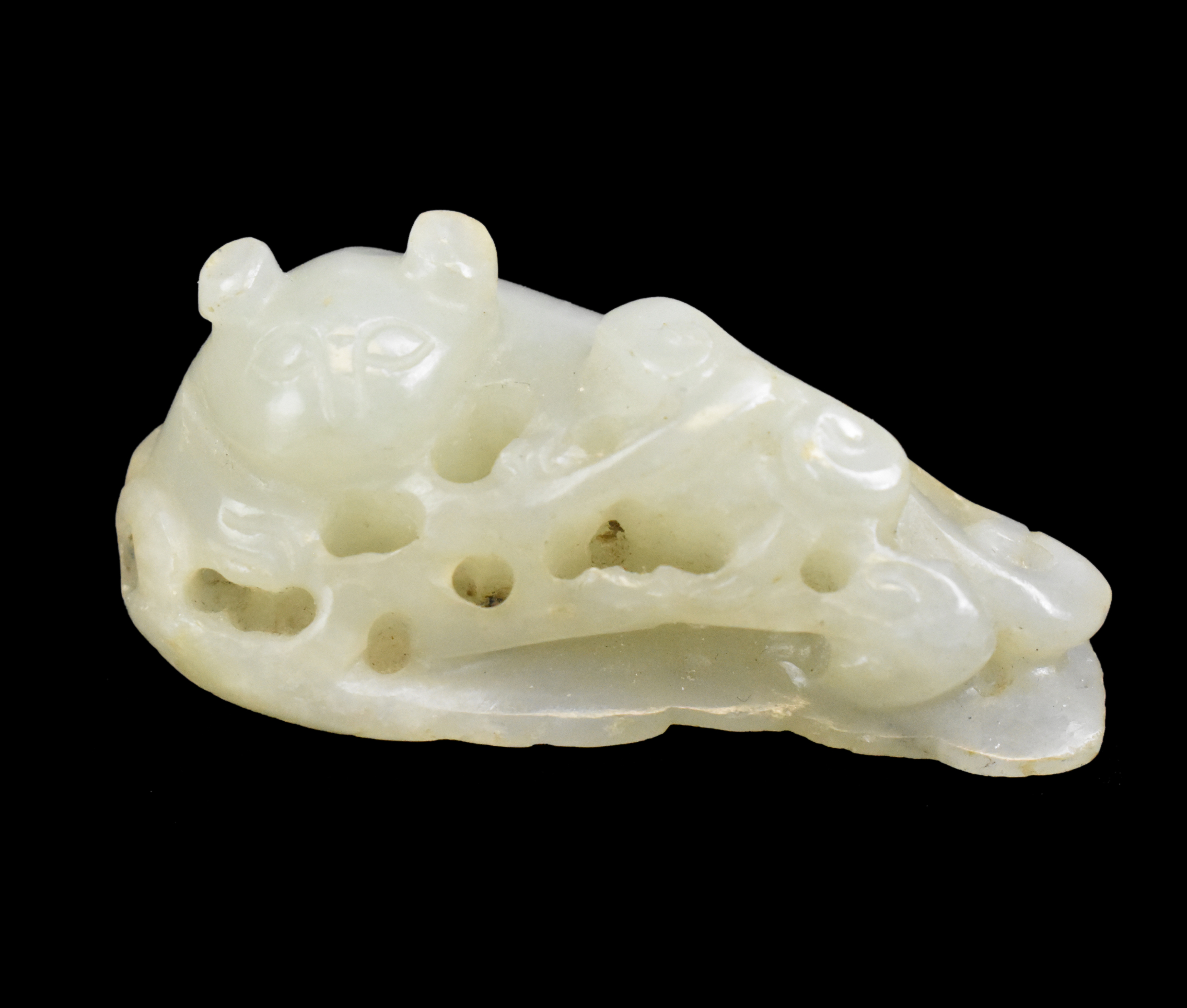 CHINESE JADE CARVED BEAST TOGGLE,