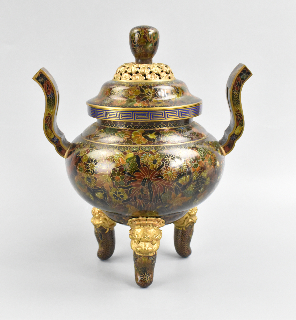 CHINESE CLOISONNE COVERED TRIPOD 301a78