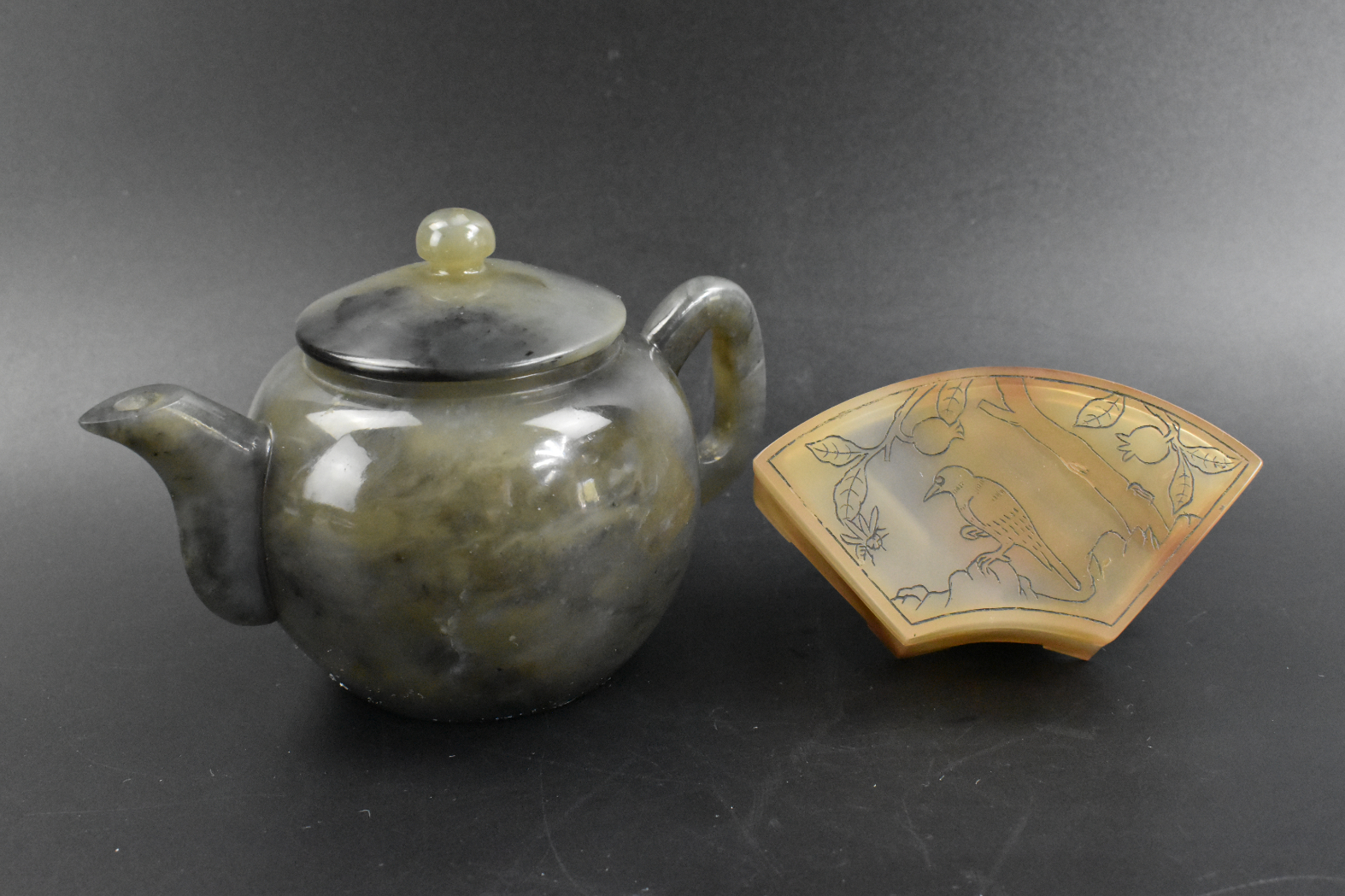 2 CHINESE AGATE TEAPOT & INK BOX