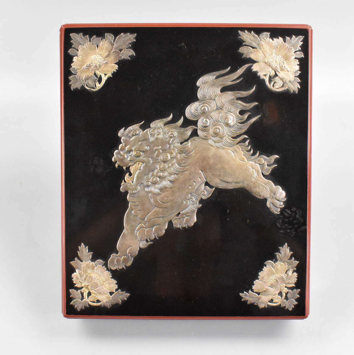 JAPANESE LACQUERED BOX W SILVER 301b09