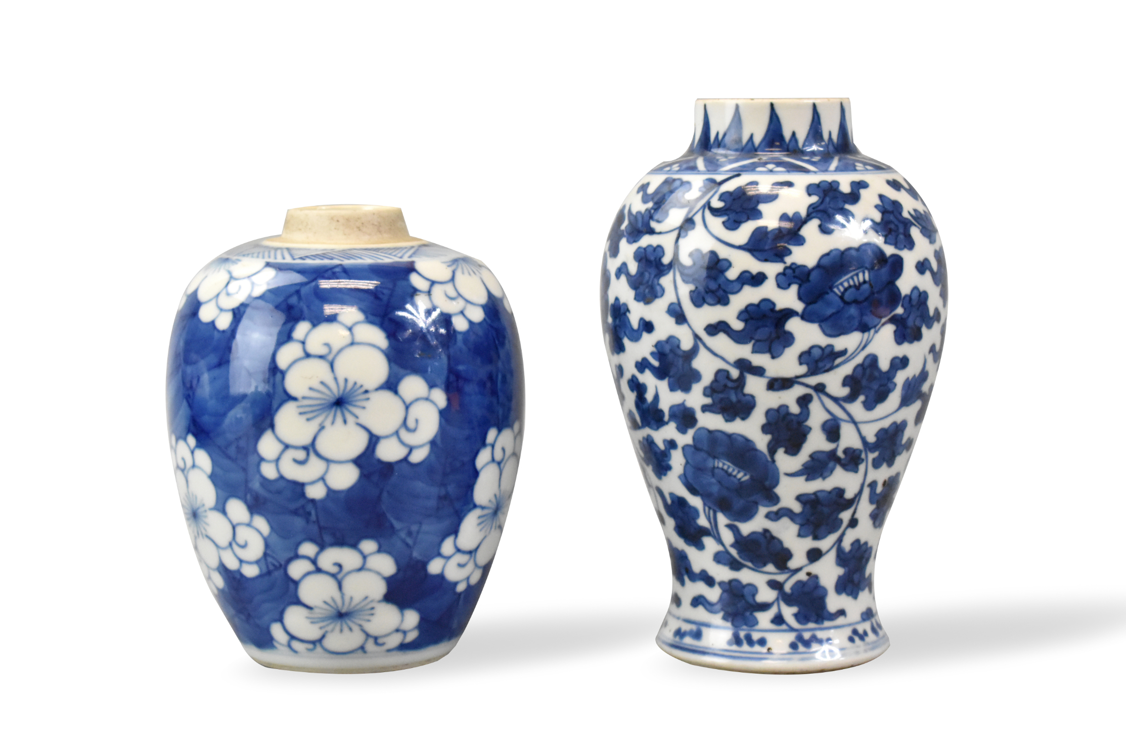 2 CHINESE BLUE & WHITE VASE & JAR,