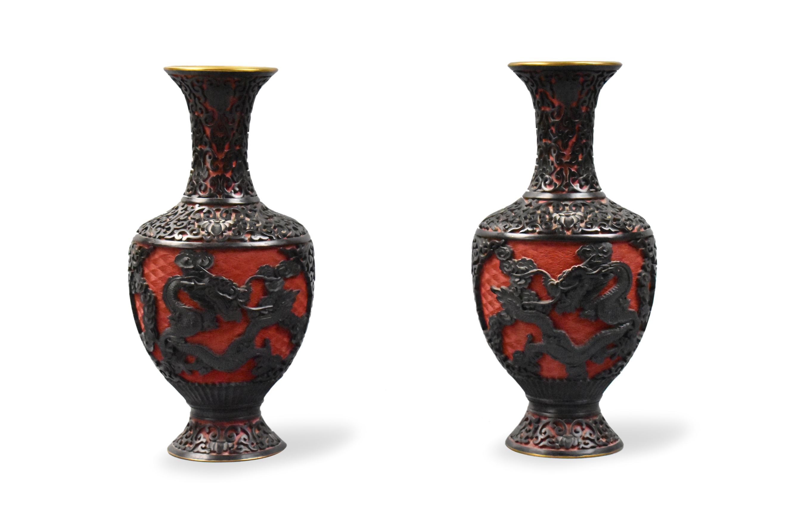 PAIR OF CHINESE LACQUERED VASES 301d3b