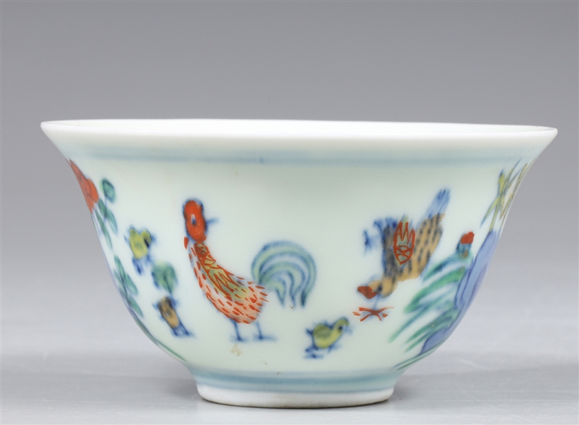 Chinese wucai porcelain wine cup  3047b2