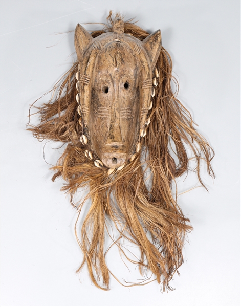 Carved tribal mask with straw mane 3049c7