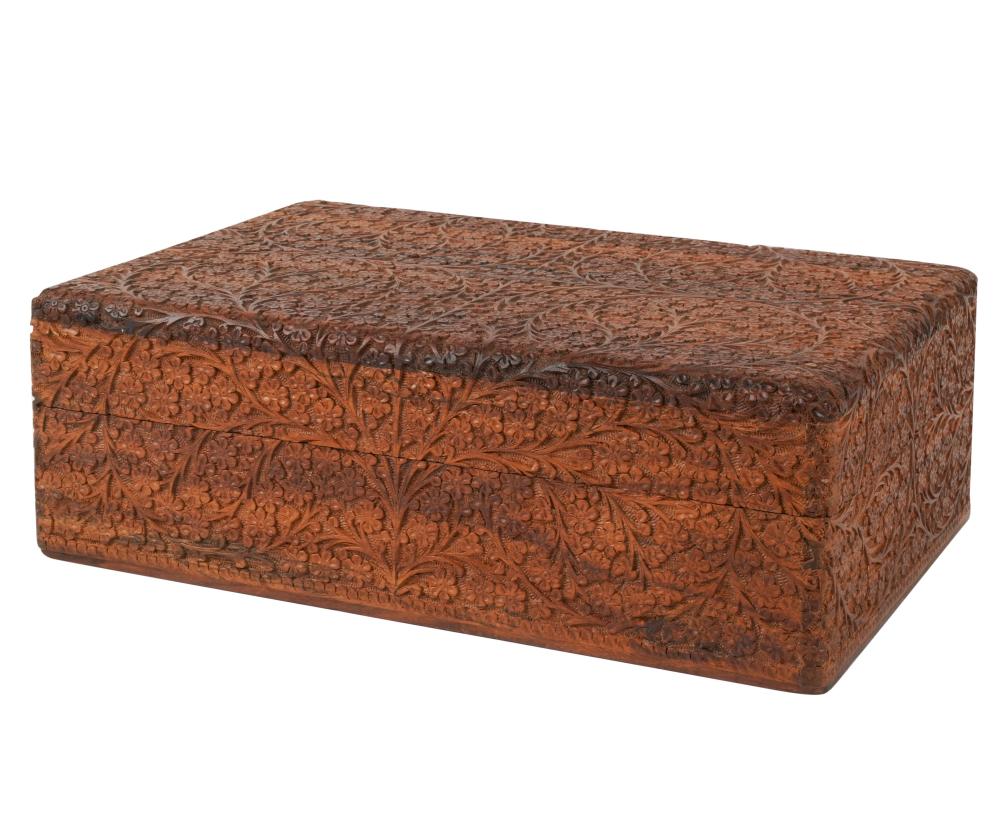 CARVED ANGLO-INDIAN WOOD BOXCarved