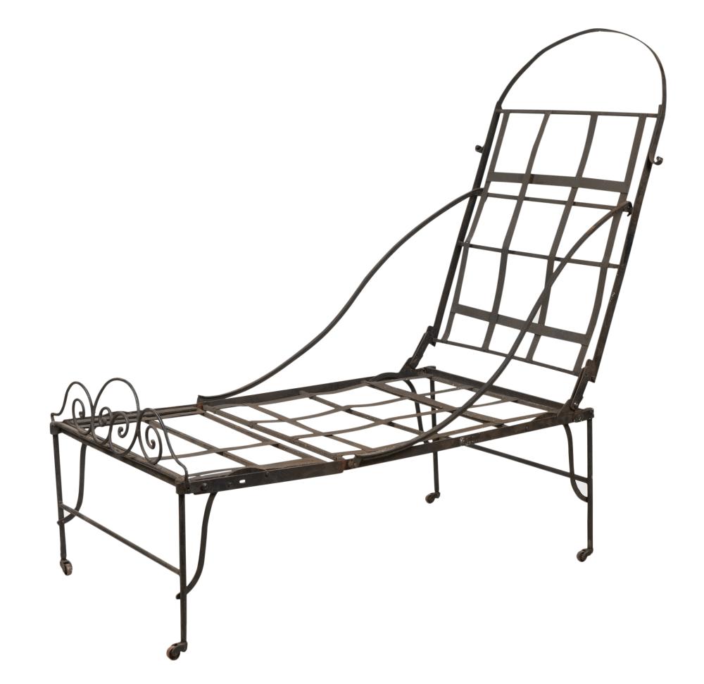 VINTAGE IRON PATIO CHAISE LOUNGEVintage 304a5c