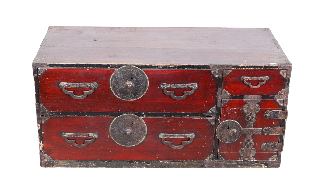 Antique Japanese tonsu chest of 304a6b