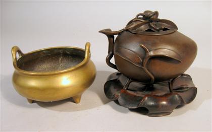 Chinese peach form bronze censer  4d441