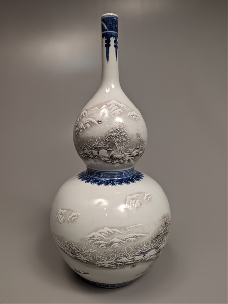 Fine Chinese Qianlong-style porcelain