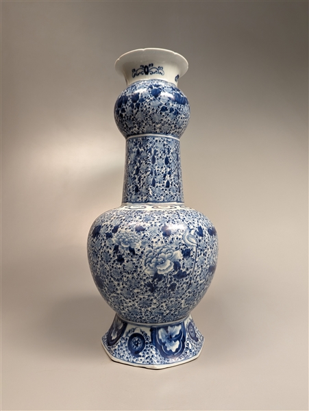 Tall Chinese Ming style underglazed 304afc