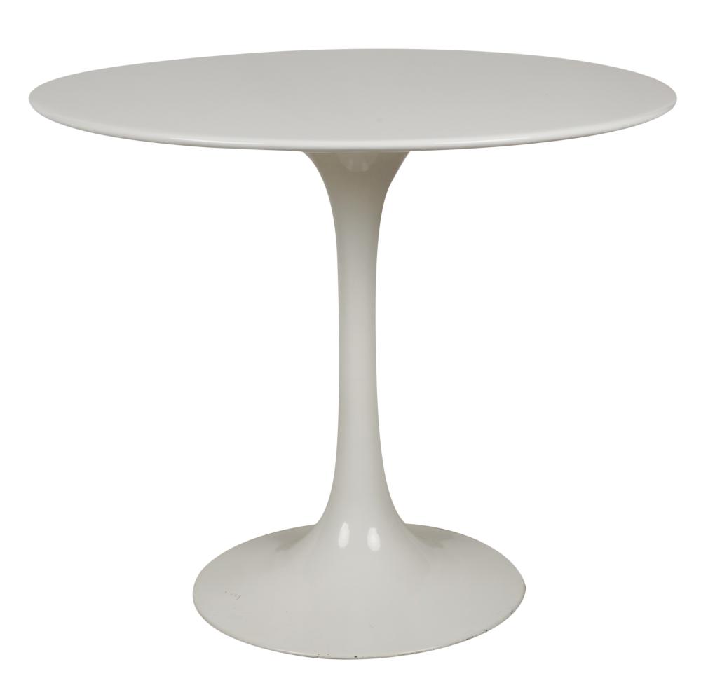 STYLE OF EERO SAARINEN TULIP TABLEStyle 304ef6