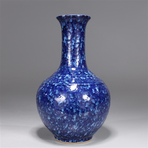 Unusual Chinese bottle vase with 304fea