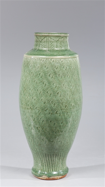 Chinese thickly celadon glazed 304ff3