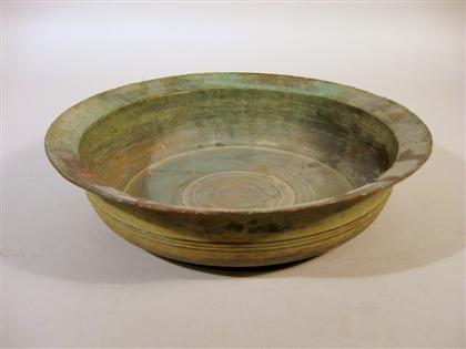 Large Chinese bronze basin    han dynasty
