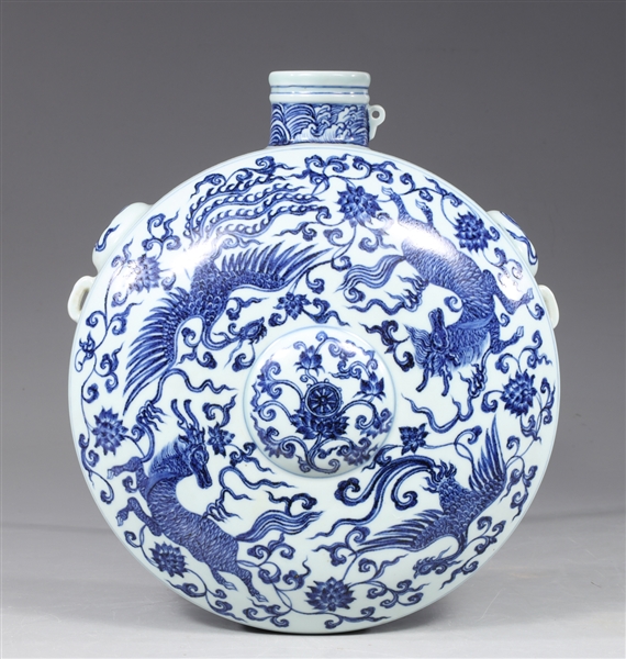 Unusual Chinese blue and white