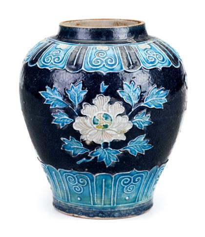 Chinese Ming Fahua glazed and molded