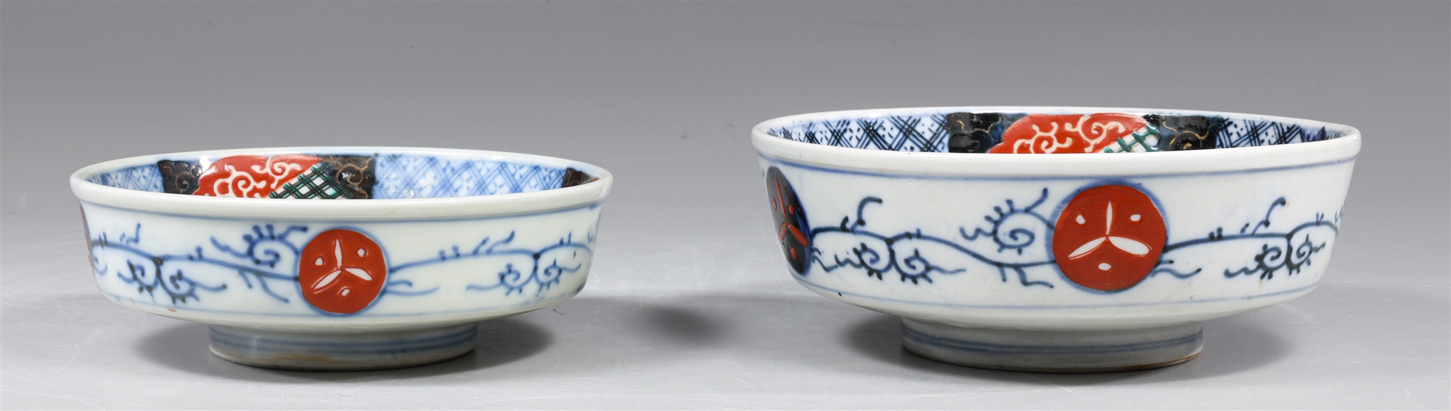 Pair vintage Japanese nesting Imari 30504f