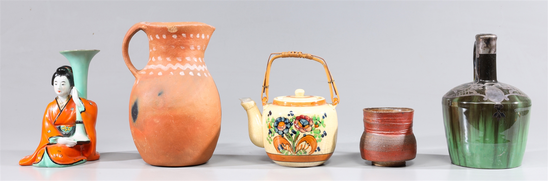 Group of five various vintage ceramics  30508b