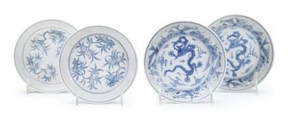 Two pair of Chinese blue and white 4d4e0