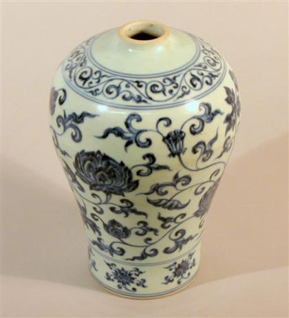 Chinese blue and white meiping    late