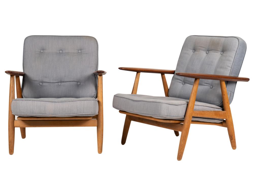 HANS J WEGNER PAIR OF CIGAR CHAIRSHans 305159