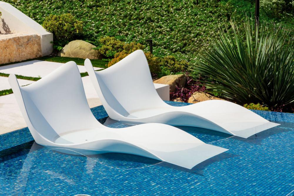 PAIR OF IN POOL FLOATING CHAISE 305201