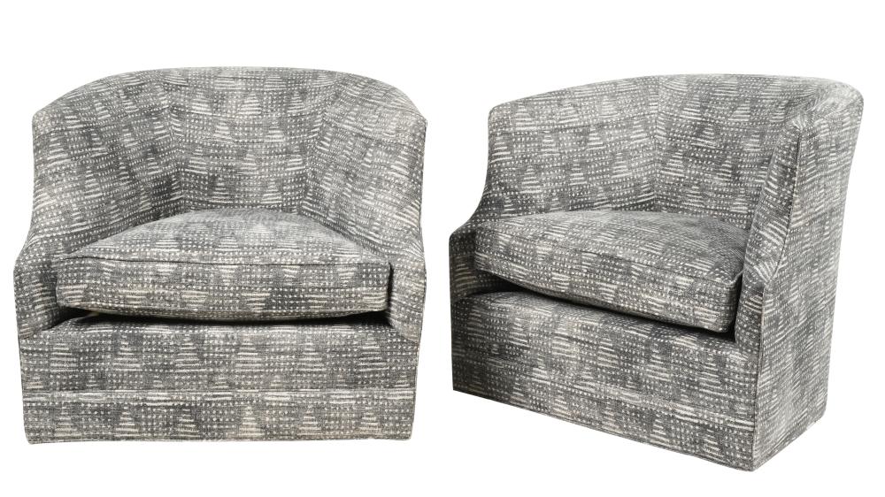 PAIR OF UPHOLSTERED SWIVEL ARMCHAIRSPair 305383