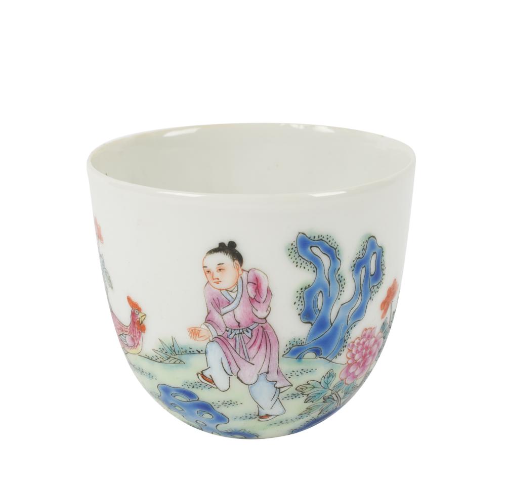 CHINESE PORCELAIN CUPChinese Porcelain 30558f