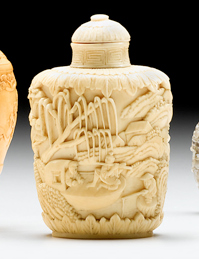 Large Chinese elephant ivory snuff 4d565