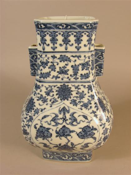 Chinese blue and white hu form 4d591