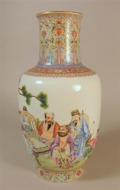 Chinese famille rose porcelain 4d592