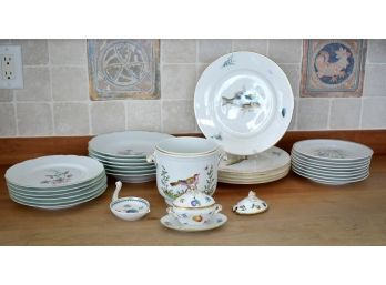 A collection of Richard Ginori porcelain,