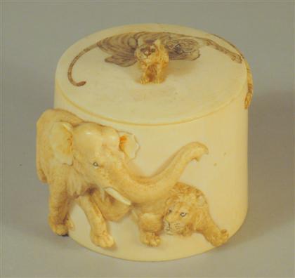 Japanese elephant ivory box    early