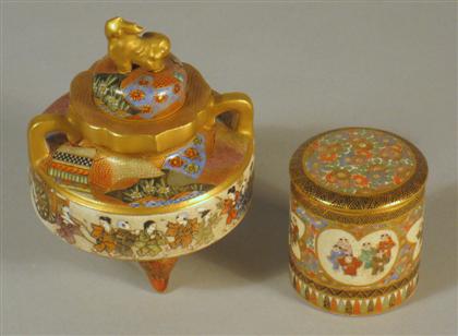 Two Japanese earthenware satsuma 4d5b9