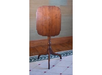 A 19th C New England cherry tilt top 305aee