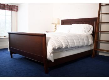 Contemporary queen size bed with