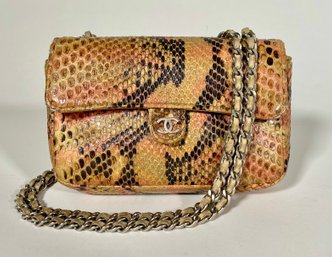 A Chanel purse with multicolor 305cdd