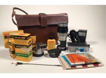 A vintage Leica accessory lot in