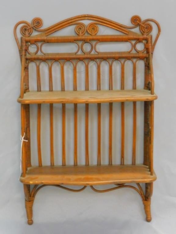 VICTORIAN WICKER HANGING SHELF  303829