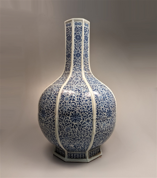 Large Chinese Ming style blue 3038ea