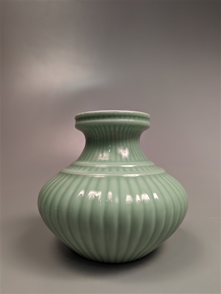 Finely potted, Chinese Qianlong-style