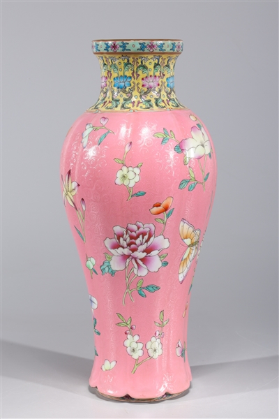 Chinese famille rose enameled porcelain 303974