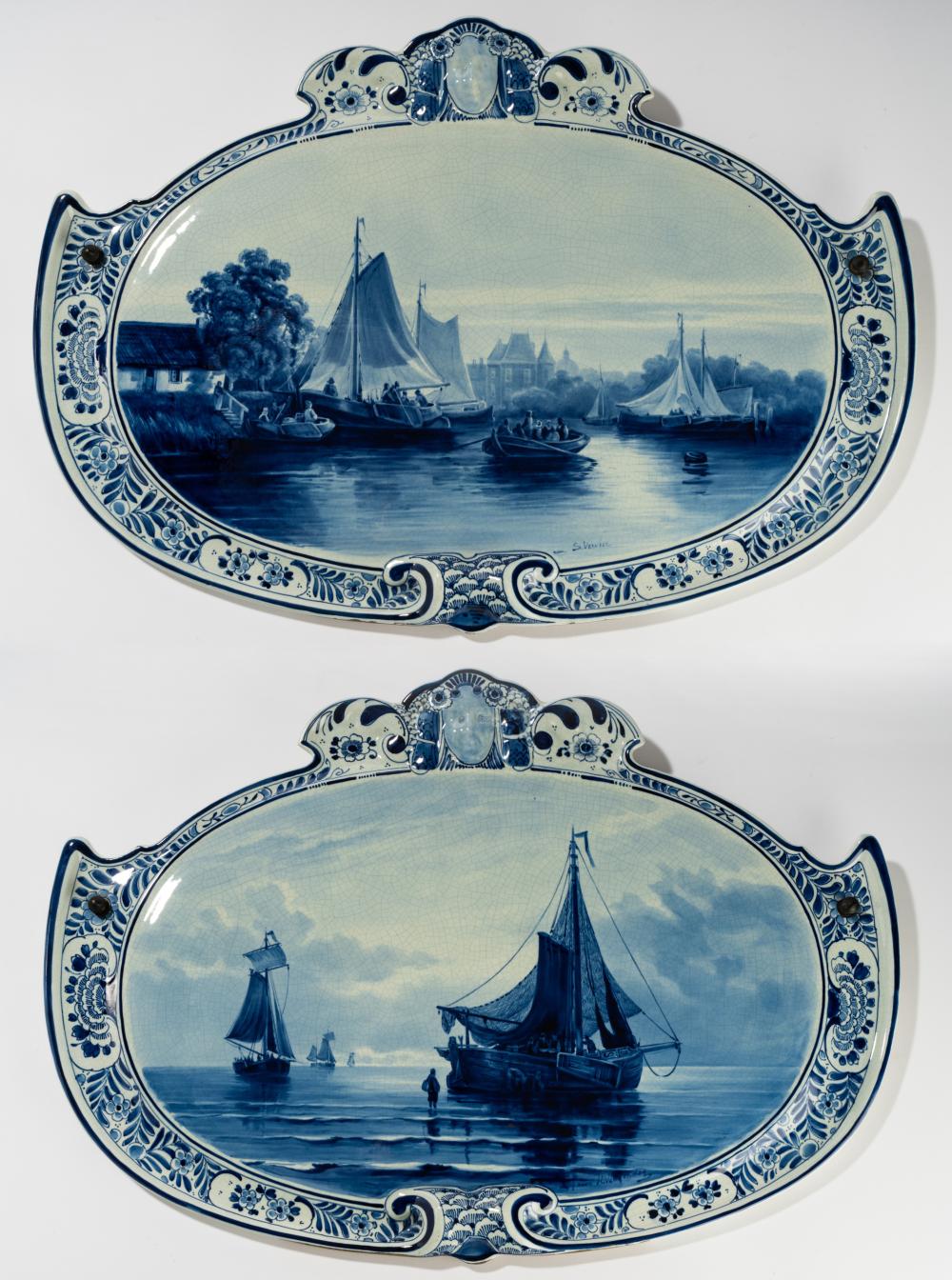 PAIR OF DELFT DE PORCELEYNE FLES 303a9a